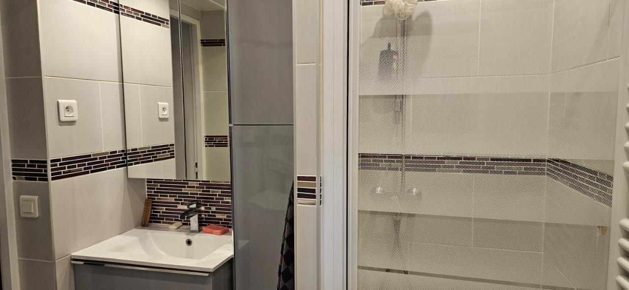 Studio 22M2 A Ivry/Seine-A 200 Metres De Paris. Proche Metro 7 Exterior foto