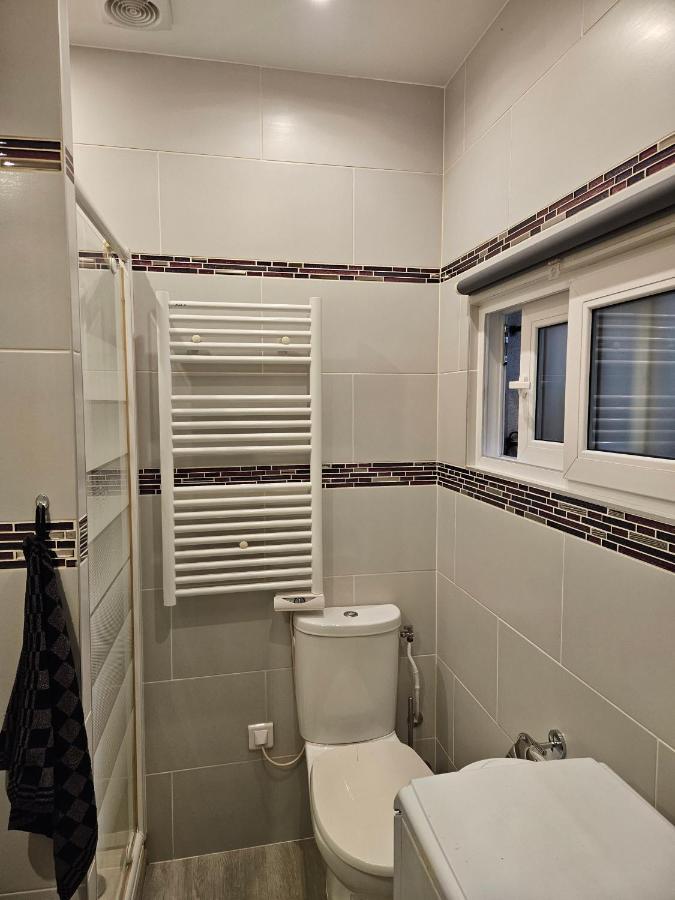 Studio 22M2 A Ivry/Seine-A 200 Metres De Paris. Proche Metro 7 Exterior foto